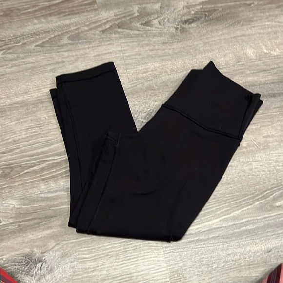 lululemon athletica Pants - Lululemon Wunder Under Crop (High-Rise) *Full-On Luon 21" - Size 6 - Black
